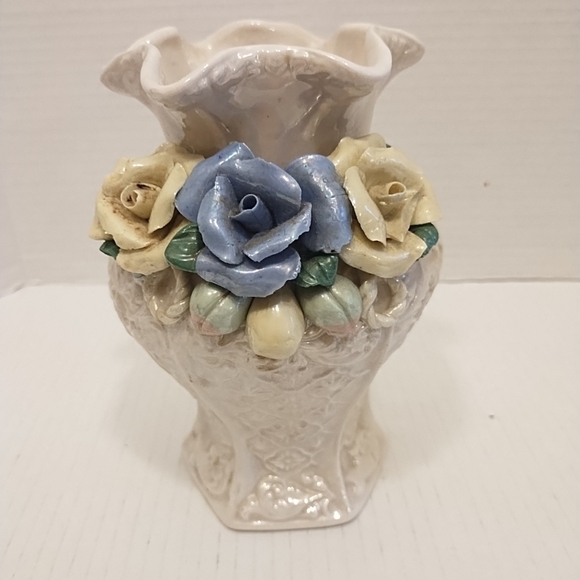 Ceramic Vase With 3 Flowers / 6.25” x 4” Floral Design White Vase - Picture 2 of 7